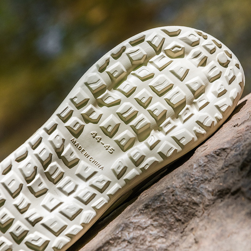 The 2025 new style of crocs for men, summer outdoor canyoning shoes, anti-slip and deodorizing beach flip-flops, men's coconut shoes Application Scenario