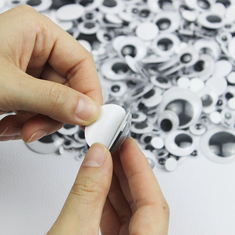 Self-adhesive black and white activity eye mixed set children's handmade diy material toy accessories animal eye ball stickers Application Scenario