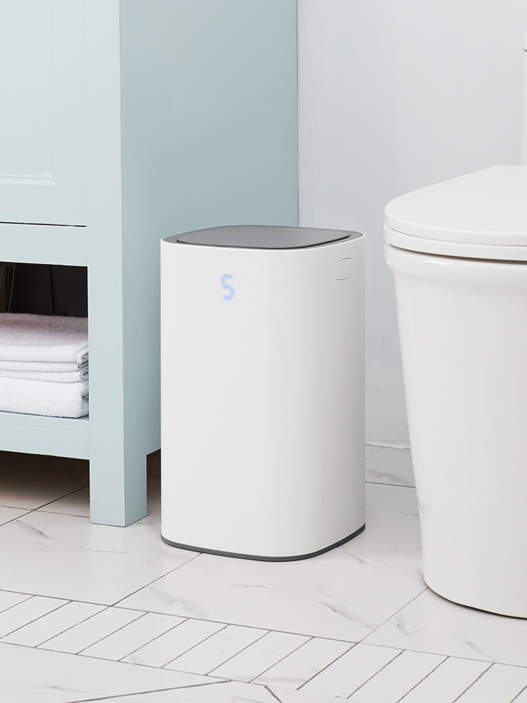 EKO/EKO感应垃/智能垃圾桶白底实物图