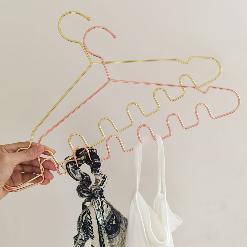 多功能波浪形衣架金属吊带专用挂架衣柜内衣背心网红收纳神器挂钩详情5