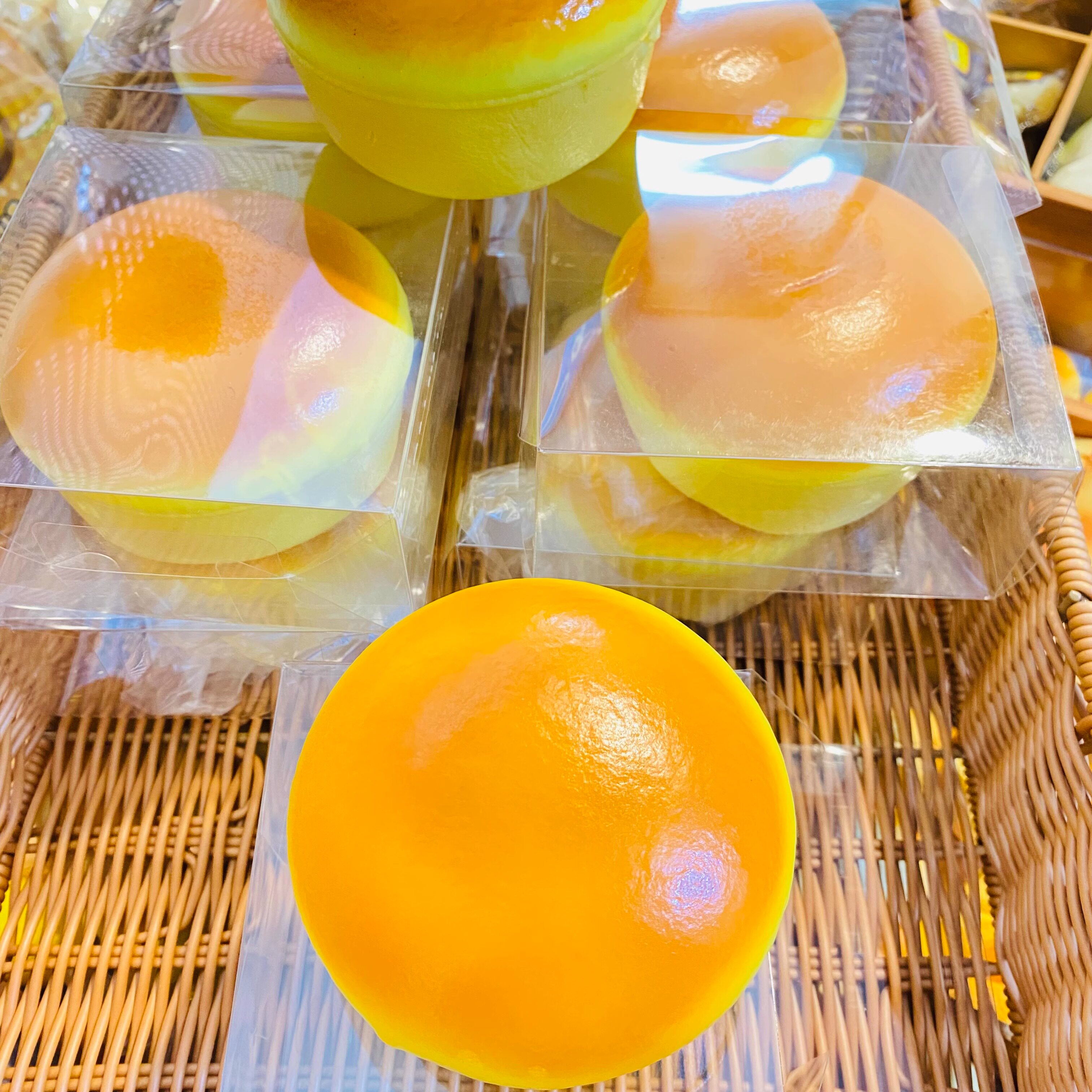 慢回弹芝士蛋糕粘粘吸手指超级软慢仿真蛋糕面包香味玩具解压发泄详情10