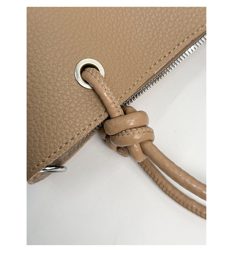 红色手提包上班杂物小拎包女夏2025新款小众设计斜挎包通勤水桶包详情20