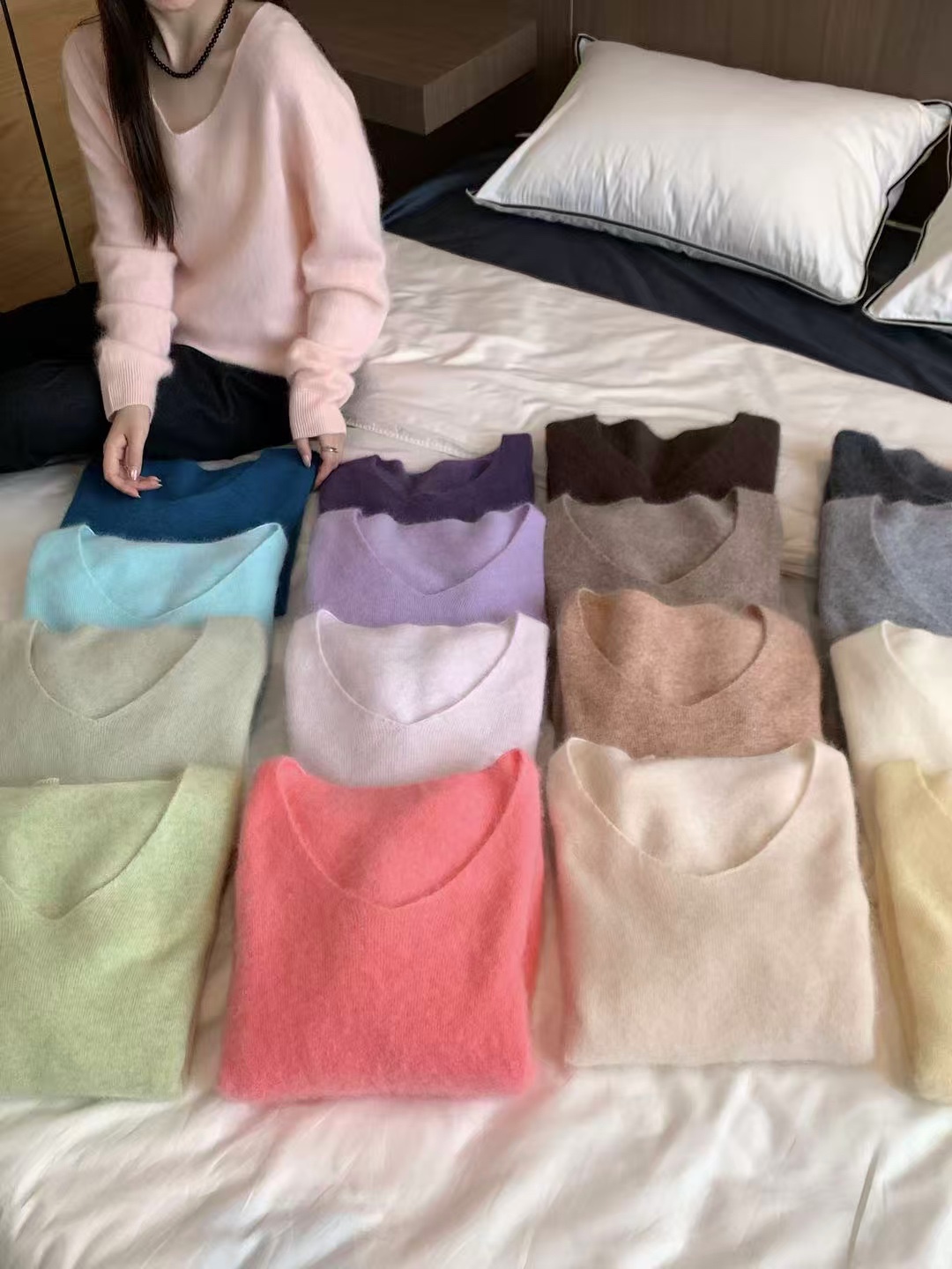 羊绒拉毛韩系温柔风时尚宽松显瘦V领套头亲肤软糯针织衫毛衣上衣详情5