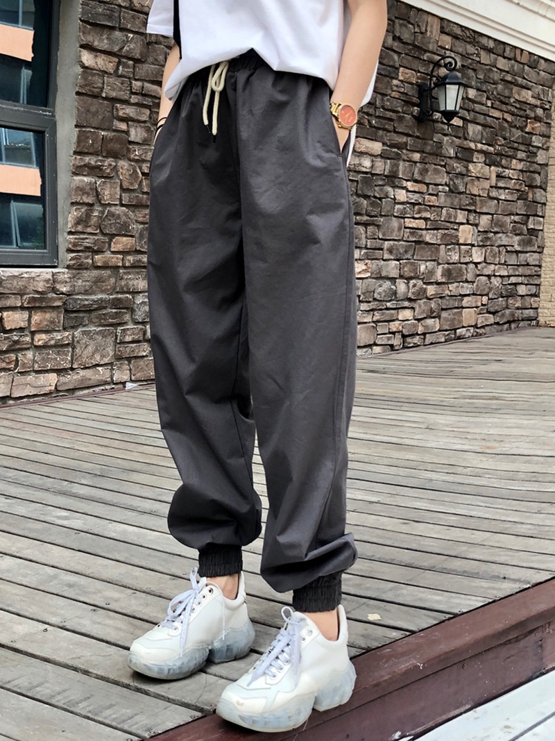 High-end grey French extended cargo pants for women, thick fleece casual pants for autumn and winter, slimming, tight-fitting Harem pants Application Scenario
