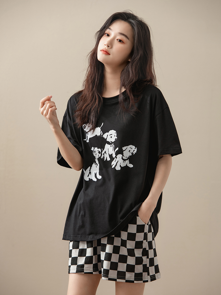 The new 2022 pajama women's summer collection features pure cotton cartoon short-sleeved, fashionable and casual checkered shorts that can be worn over home wear