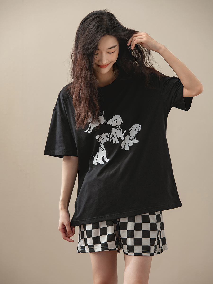 The new 2022 pajama women's summer collection features pure cotton cartoon short-sleeved, fashionable and casual checkered shorts that can be worn over home wear Application Scenario