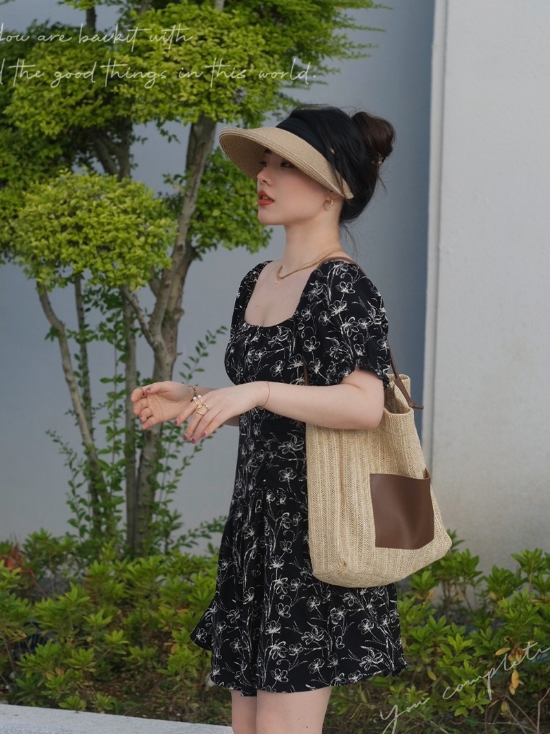 JML Ginger and wheat grain French black floral square neck A-line slightly plump and slimming, waist-cinching pleated short dress, tea break dress