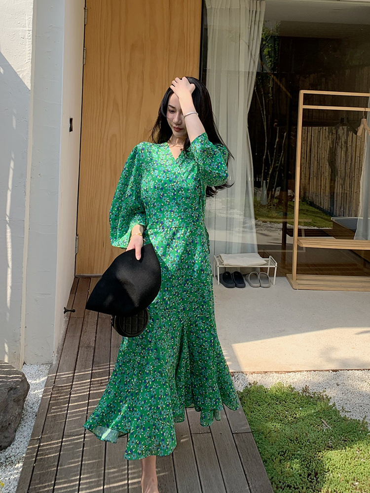 Sanya travel clothes, beach skirts, super fairy-like seaside vacation skirts, Korean slimming one-piece printed fishtail long skirts Item Picture