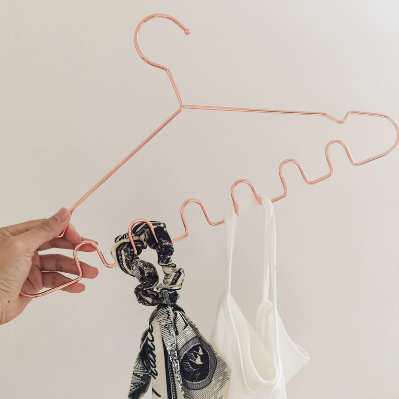 多功能波浪形衣架金属吊带专用挂架衣柜内衣背心网红收纳神器挂钩详情3