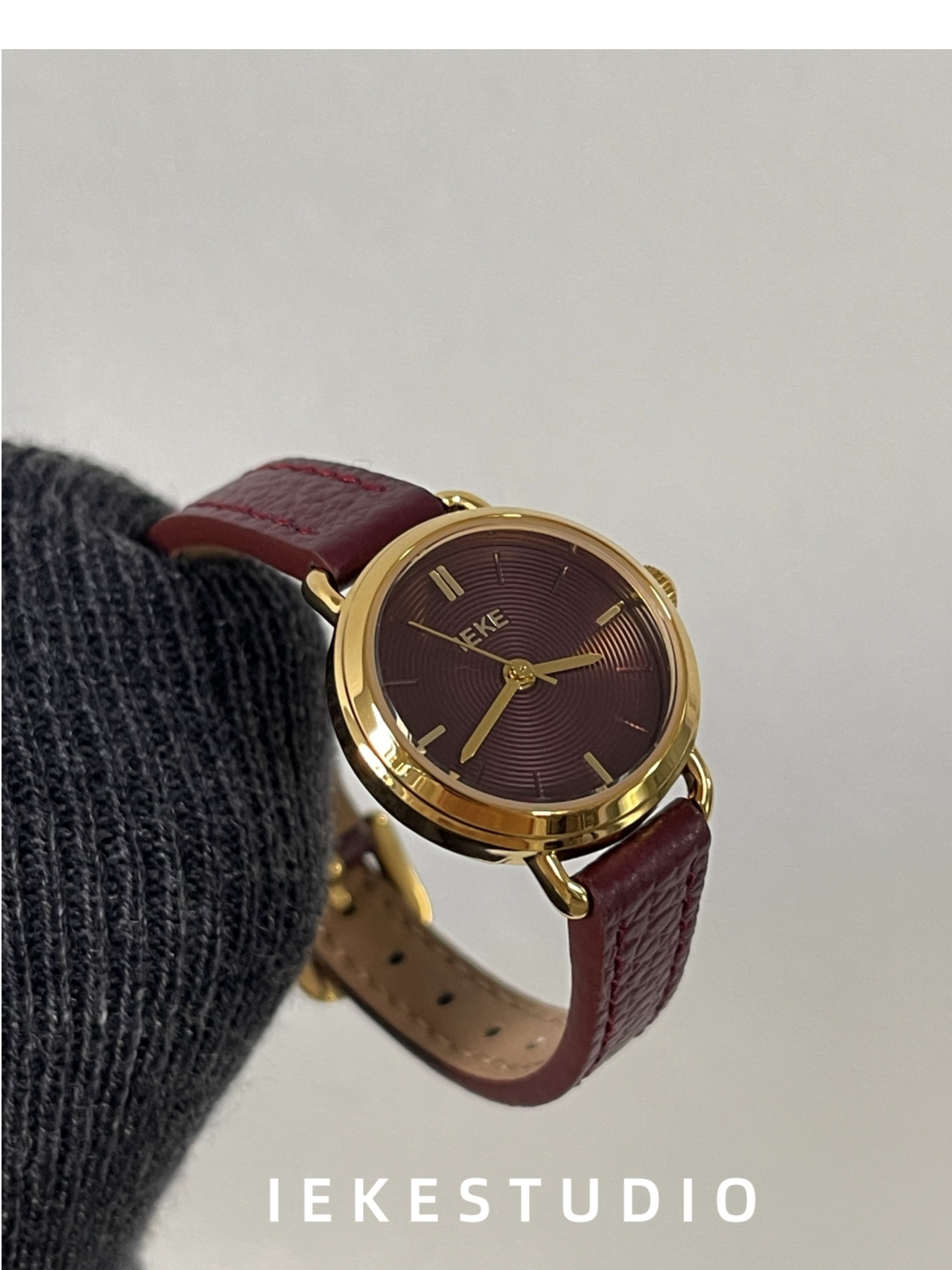 IEKE 中古风高级感时尚气质女士手表时髦复古vintage精致石英表详情27