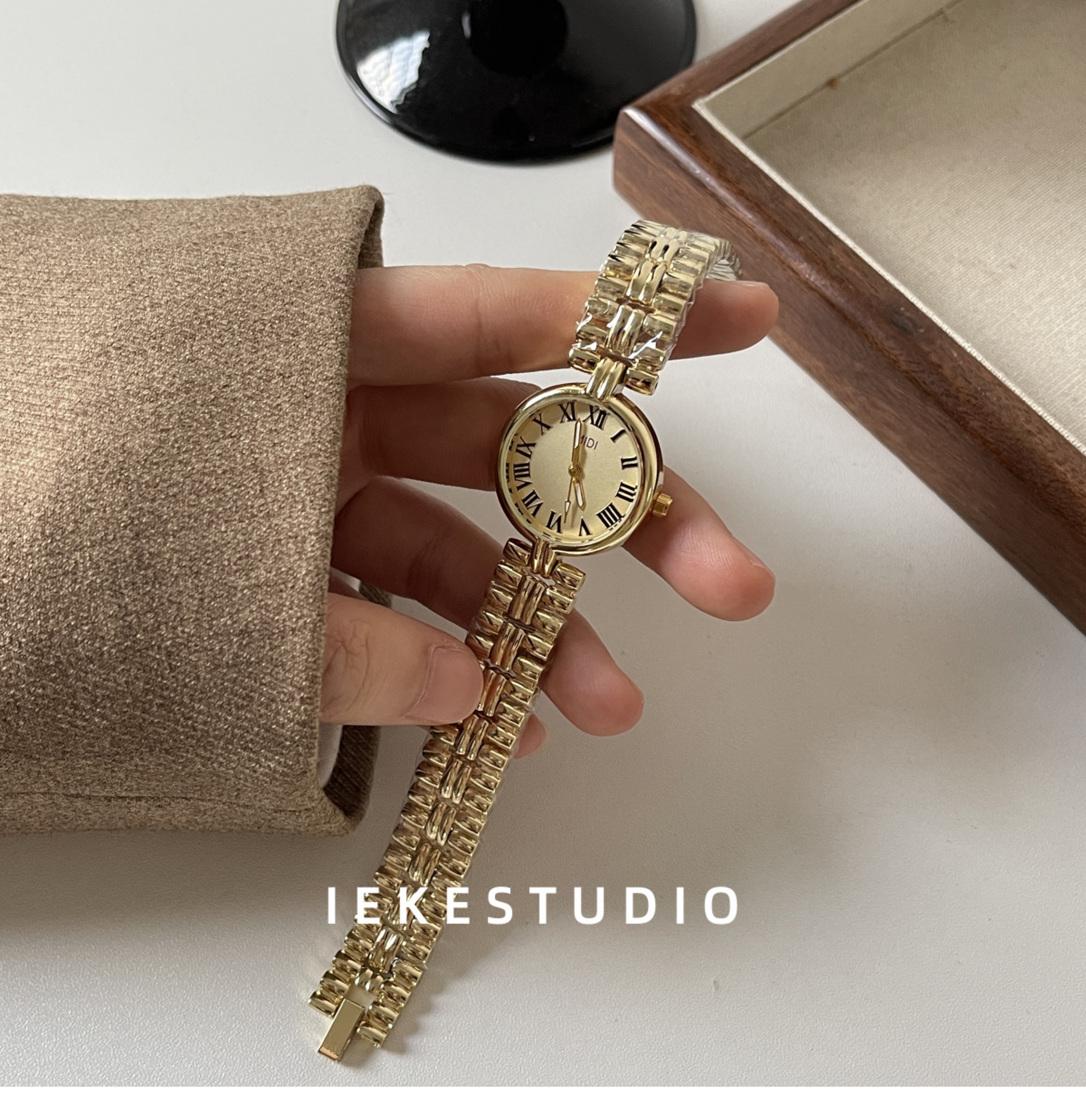 IEKE 中古风高级感时尚气质女士手表时髦复古vintage精致石英表详情8