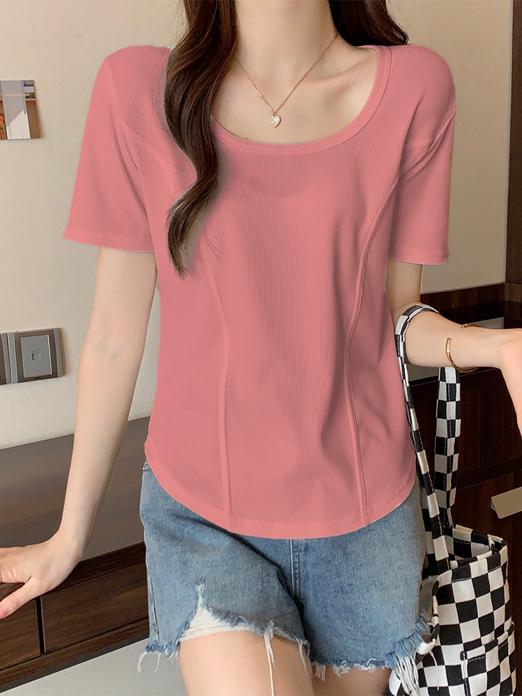 The new plus-size women's spring and summer collection features a sweet and spicy shoulder-length, slimming short-sleeved T-shirt with a unique design sense. It's a versatile top for chubby girls Application Scenario
