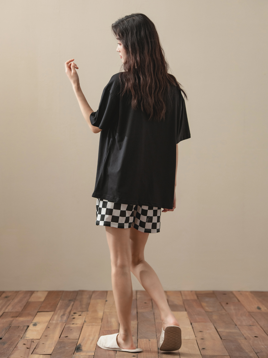 The new 2022 pajama women's summer collection features pure cotton cartoon short-sleeved, fashionable and casual checkered shorts that can be worn over home wear Item Picture