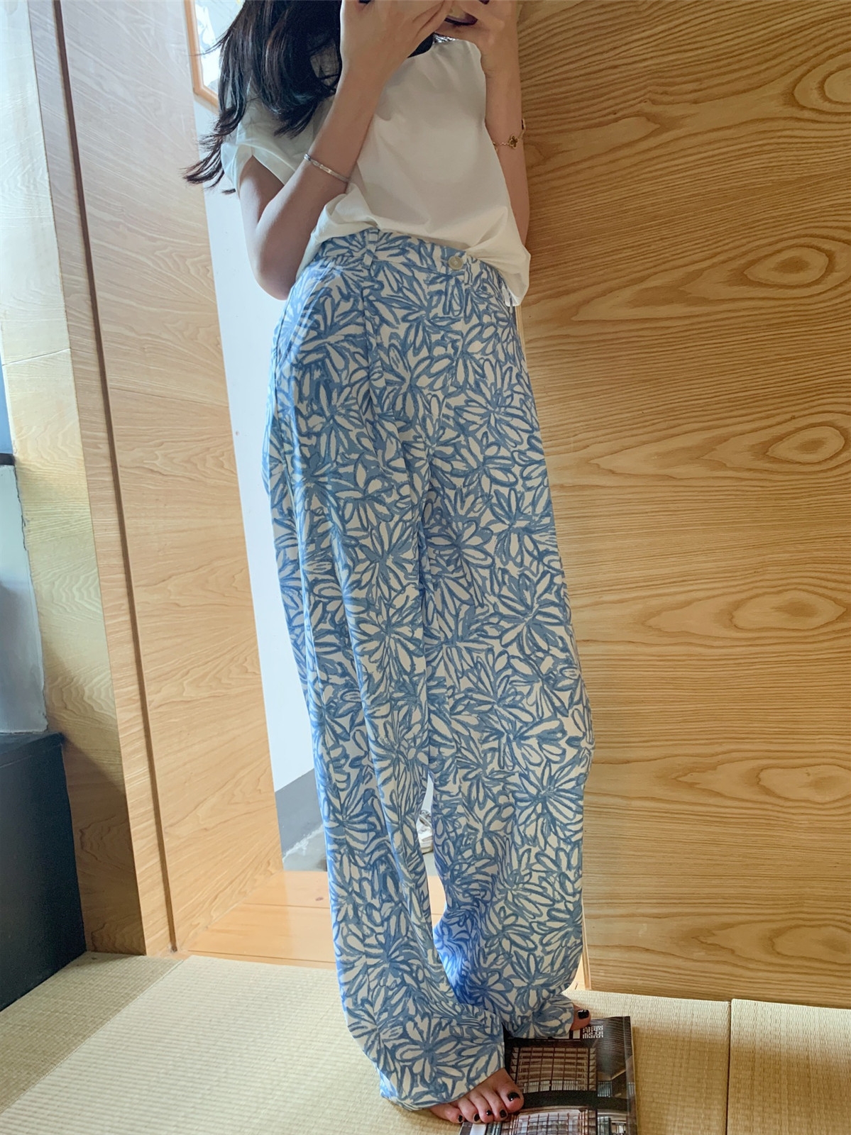 Wide-leg pants for women with high waists and a sense of dryness, a new summer style of thin ice silk chiffon straight-leg slimming casual long pants, floor-length pants details Picture