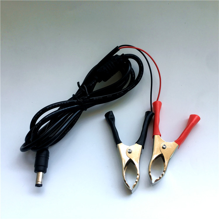 مراوح DC5521 المزودة بطارية السائل من طراز DC5525 المزودة بمفاصل تمساح (DC5525) مزوّد بشريط مشابك A