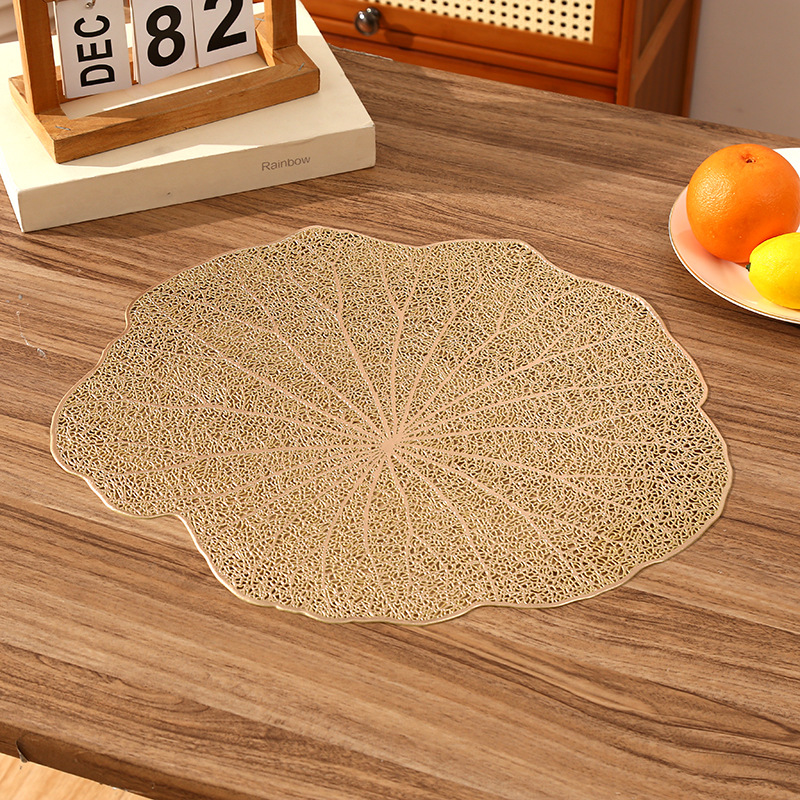 跨境亚马逊法式浪漫荷花形PVC餐垫创意荷花高级感轻奢餐厅隔热垫