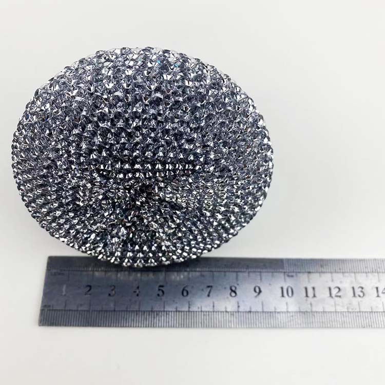 Kitchen cleaning brush, dishwashing, pot washing, kitchen daily necessities, PET cleaning ball wholesale, department store multi-functional brush Application Scenario