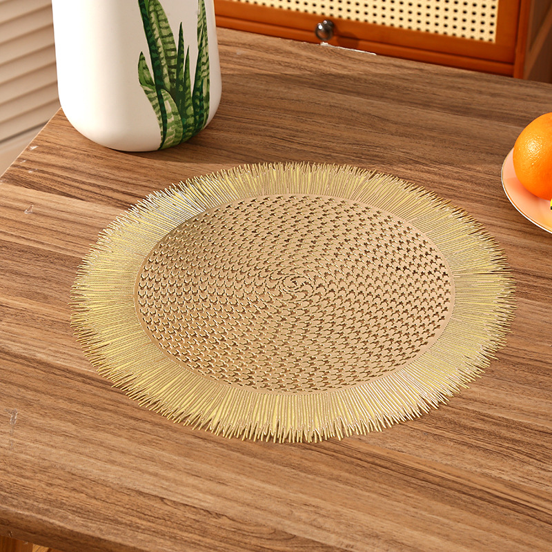 Cross-border Amazon French romantic round PVC placemats, creative and high-end light luxury restaurant heat insulation and waterproof pads