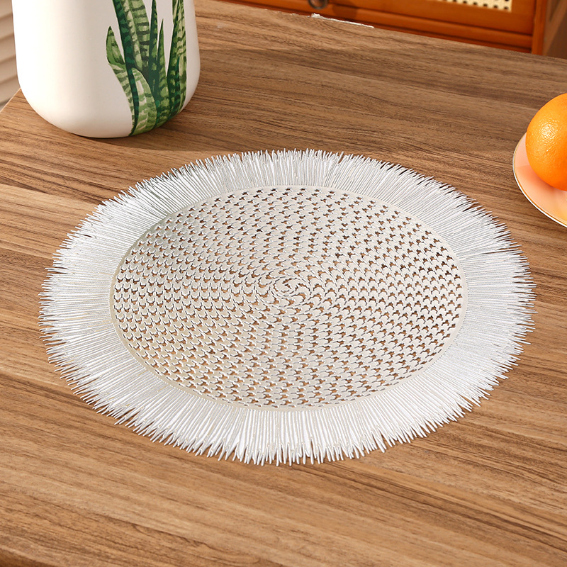 Cross-border Amazon French romantic round PVC placemats, creative and high-end light luxury restaurant heat insulation and waterproof pads Specification image