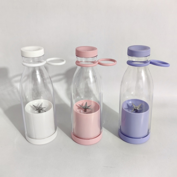 New cross-border portable wine bottle juicer, portable six-blade head juicer, small household electric juicer Application Scenario