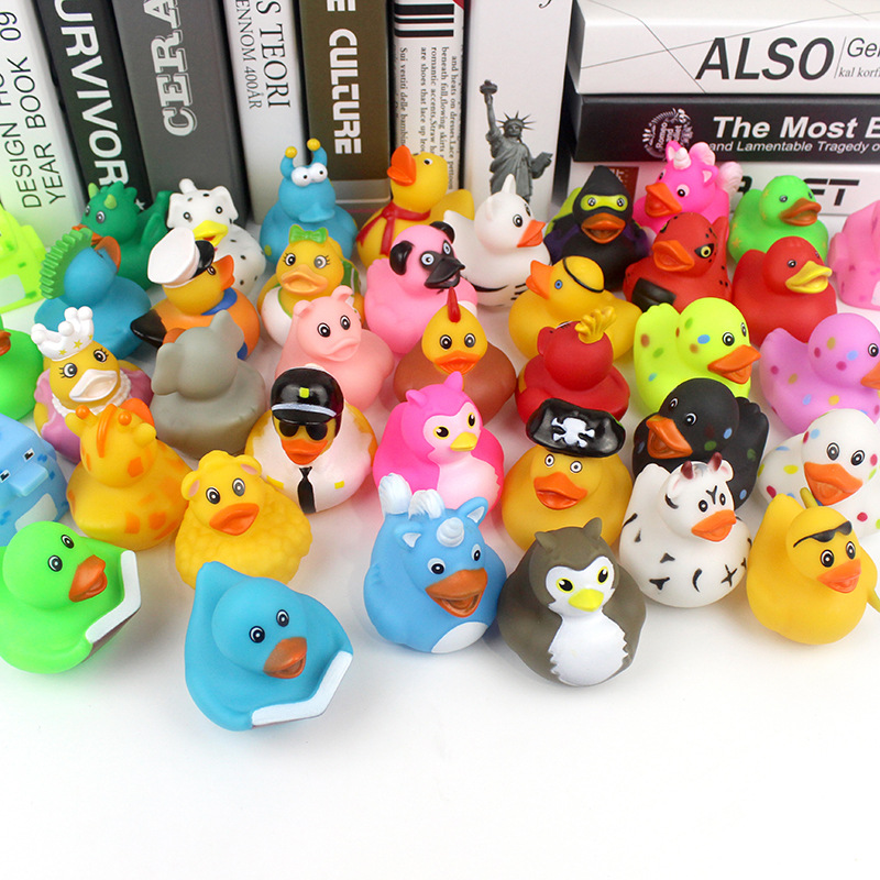 跨境热卖小黄鸭文创潮玩儿童益智宝宝洗澡浴室戏水搪胶挤压玩具