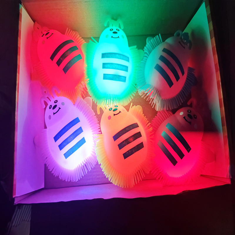 发光玩具批发发光毛毛球刺猬球弹力球儿发光地摊玩具夜市玩具批发