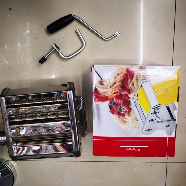 Noodle machine, pasta machine, hand-cranking noodle machine, pasta machine, noodle-making machine, dumpling wrapper machine details Picture