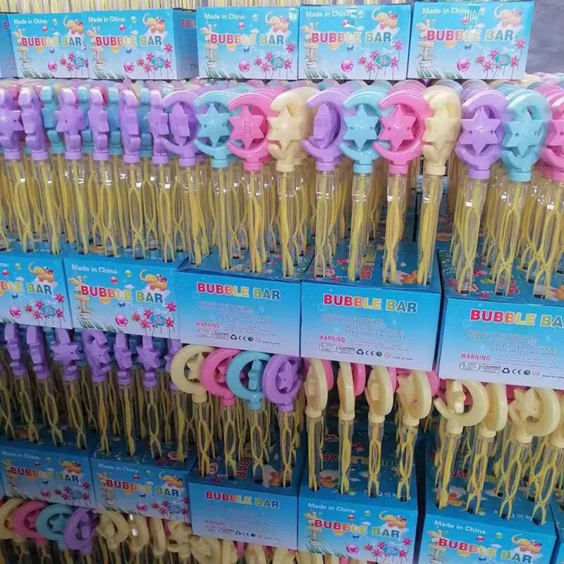 卡通泡泡批发发光儿童吹泡泡无毒公园地摊摆地摊玩具西洋剑户外批