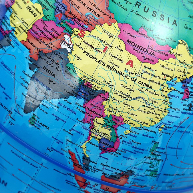 The English universal globe is a textbook for primary and secondary school geography classroom learning and a children's enlightenment teaching tool Specification image