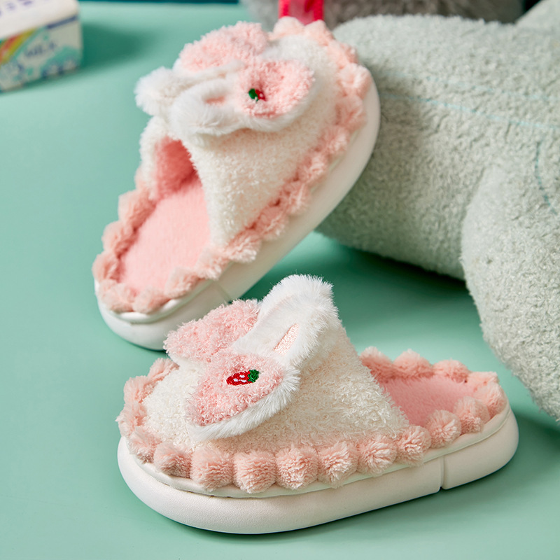 Wholesale of fleece children's cotton slippers, girls' cotton slippers, thickened warm and anti-slip children's slippers for indoor use in autumn and winter 2023 details Picture