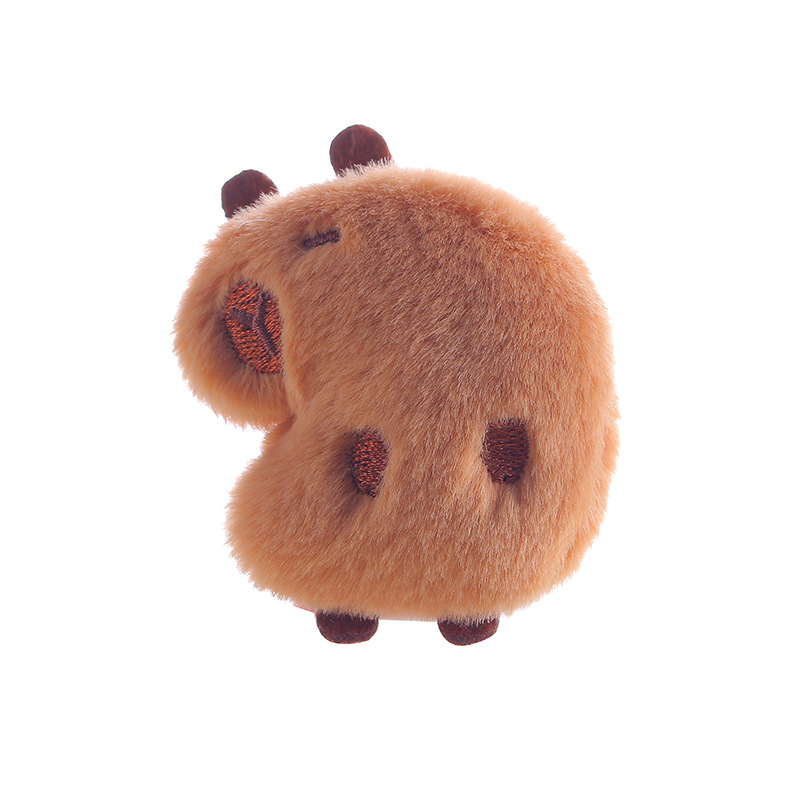 Kapibala plush brooch Cute Japanese students Muppet pin clothing bag decorative pendant trend Application Scenario