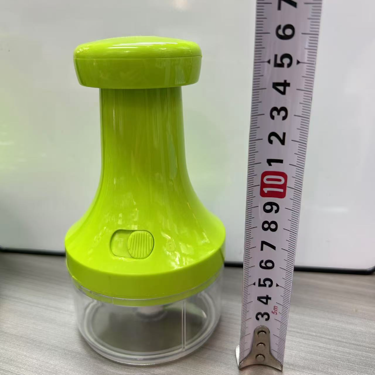 Small manual garlic grinder, fruit and vegetable chopper, minced garlic, minced garlic, chopped chili, scallion sections, chili slices, minced and mixed details Picture