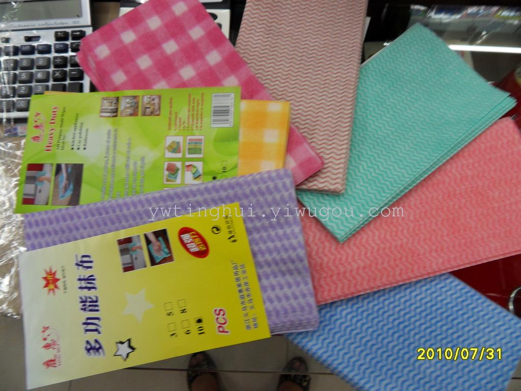 Thickened non-woven fabric rags that absorb water and do not shed fibers are used for cleaning floors, furniture, tables and glass Application Scenario
