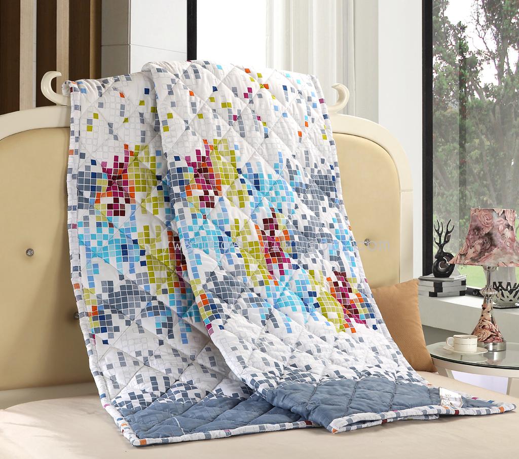 Xuege Home Textiles' summer quilts are selling well. Summer quilts with diamond fleece are on sale at super low prices. Quality guaranteed. A comfortable choice - flowing light and dancing details Picture