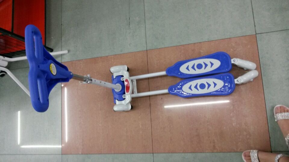 The new height-adjustable four-wheel frog car can be raised and lowered details Picture