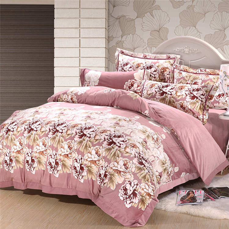 Yiwu Snow Pigeon Short plush four-piece set European-style wedding multi-piece set bedding Specification image