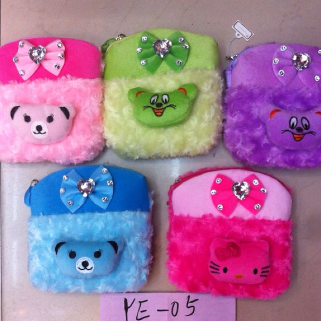 Plush crossbody bag, plush children's crossbody bag, best-selling foreign trade bag Application Scenario