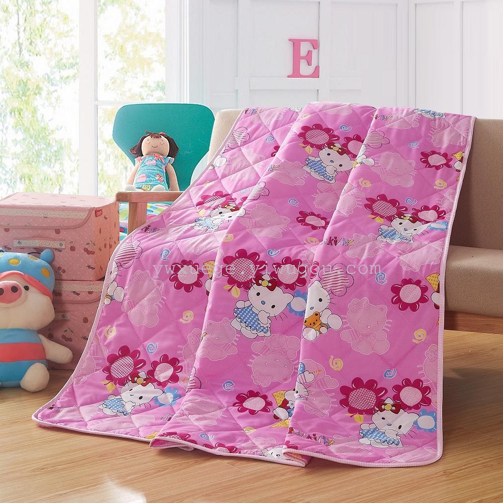Air conditioner quilt, summer quilt, summer cool quilt, new single and double cute cartoon quilt, super soft brushed summer quilt, snow pigeon home textile bedding Application Scenario