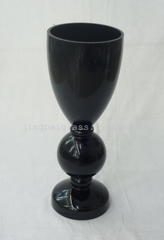 1304 Black and white black and white glass vase