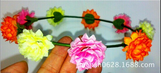 Wholesale of ultra-low special price simulation small ball chrysanthemum rings and Korean-style simulation flower garlands wedding supplies details Picture