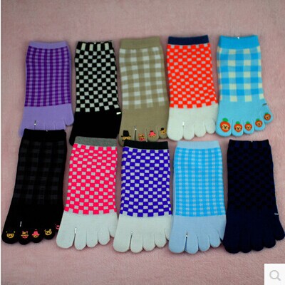 Street stall Japanese tail-end export cotton cartoon socks, women's socks, glue five-finger socks, yoga socks, split-finger socks Specification image