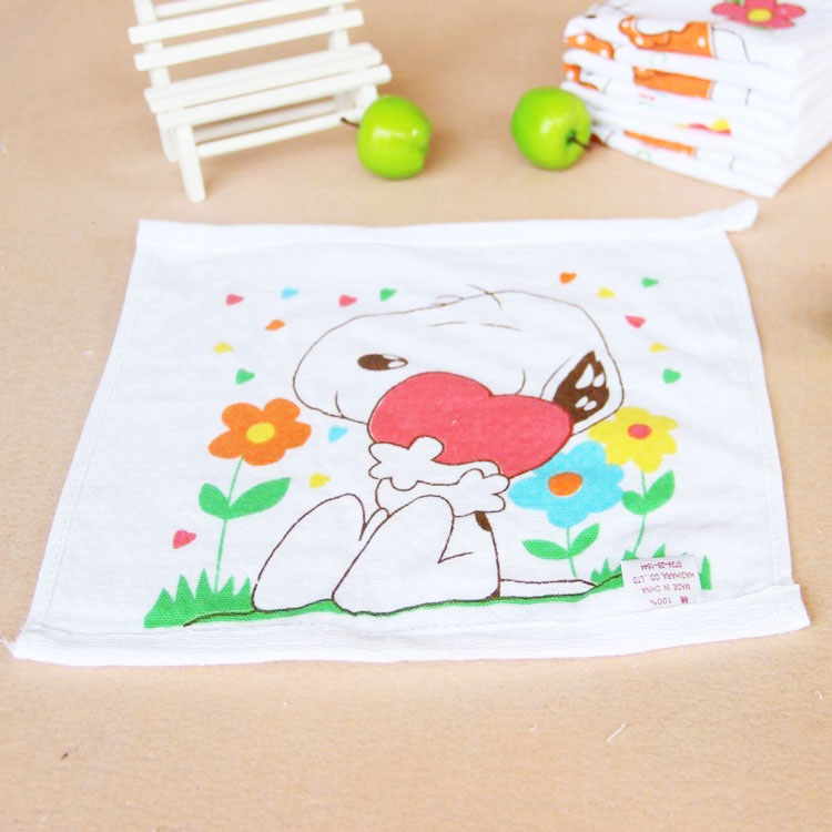 Thick honeycomb gauze towel, square towel, children's handkerchief, wipes, strap, buckle, 25*25 Application Scenario