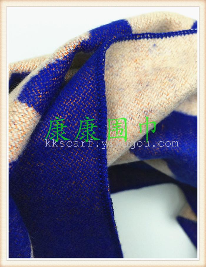 فالوشاح الشائعة بين الذكور والذكور في پولانڠاو Specification image