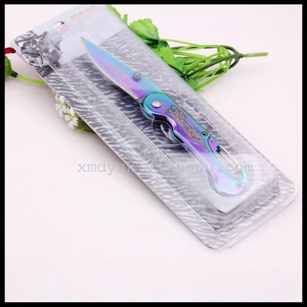 Boston outdoor self-defense folding knife, wilderness survival tool knife, portable small knife Application Scenario