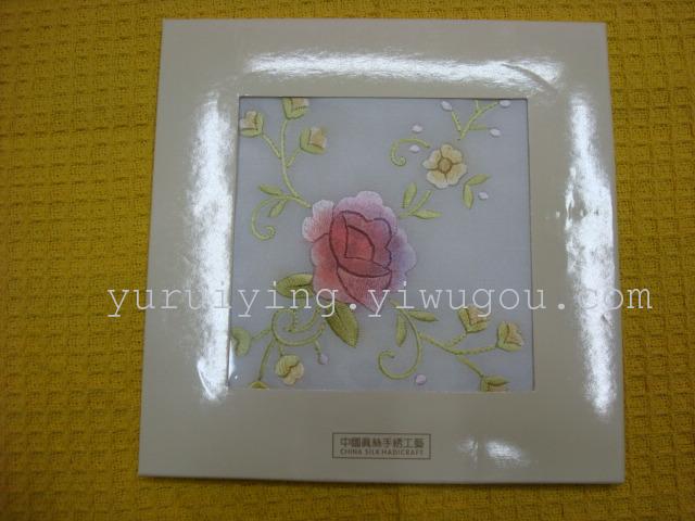 Export trade silk white background hand-embroidered handkerchiefs, ladies' handkerchiefs, silk square scarves Specification image