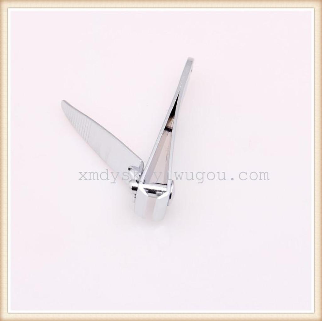 The 1-yuan and 2-yuan store is selling hot nail clippers, nail clippers, alloy nail clippers and Meijia scissors details Picture
