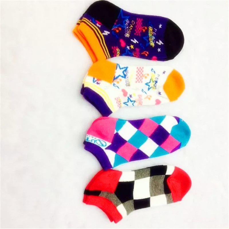 The new product of the street stall, basketball socks, is the semi-loop women's boat socks details Picture