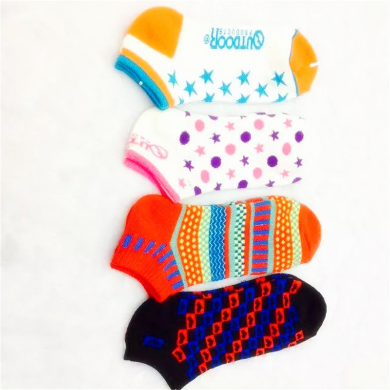 The new product of the street stall, basketball socks, is the semi-loop women's boat socks Specification image