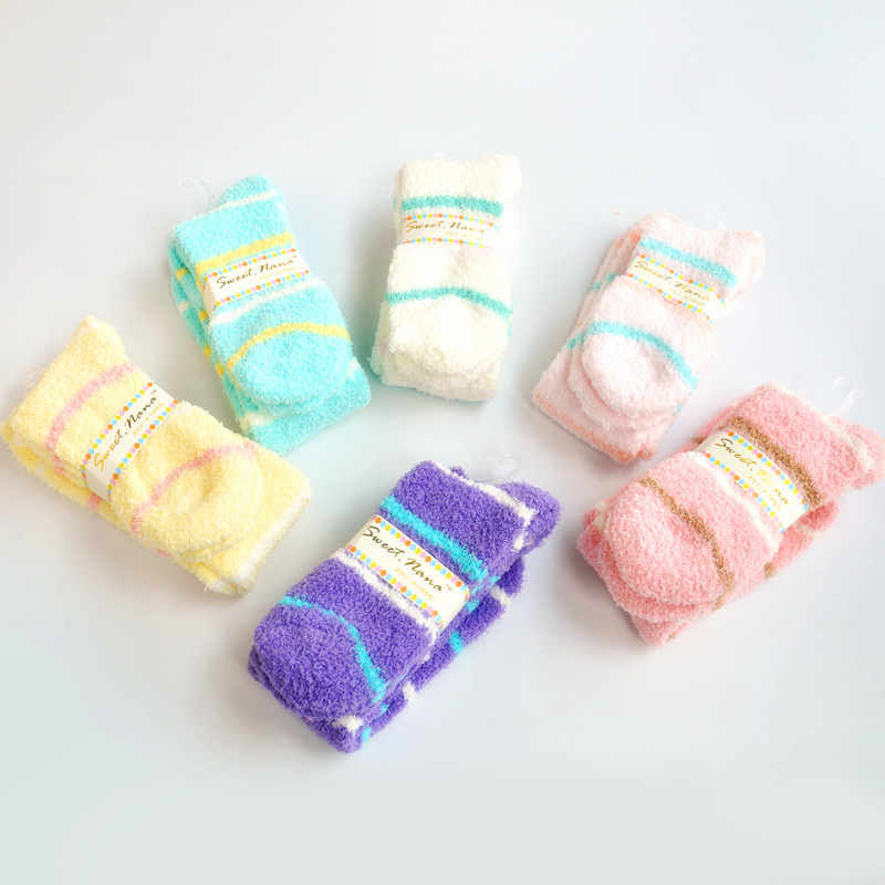 Street stall coral fleece long pile socks, home women's socks, women's sleep high socks Application Scenario