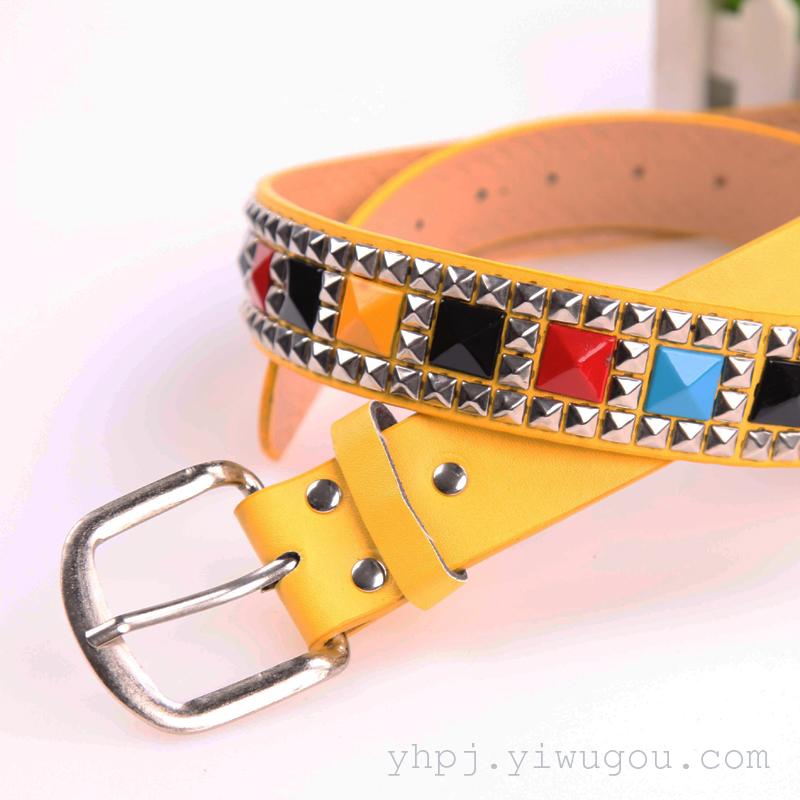Venta al por mayor 4.0 moda mujer alambre prensa hebillas remaches accesorios cinturones details Picture